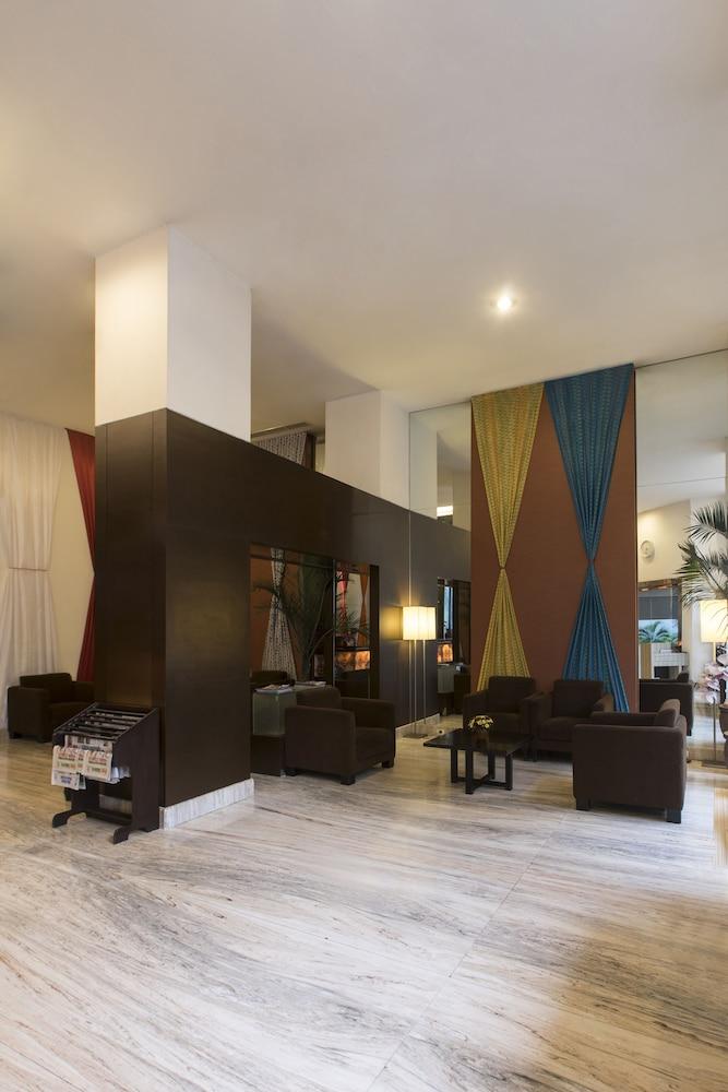 Almadera Hotel Makassar Exterior photo