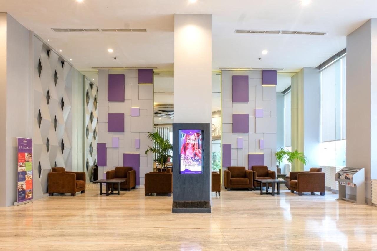 Almadera Hotel Makassar Exterior photo
